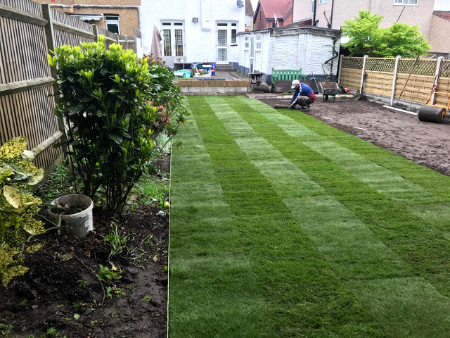 Ealing gardener W7 London